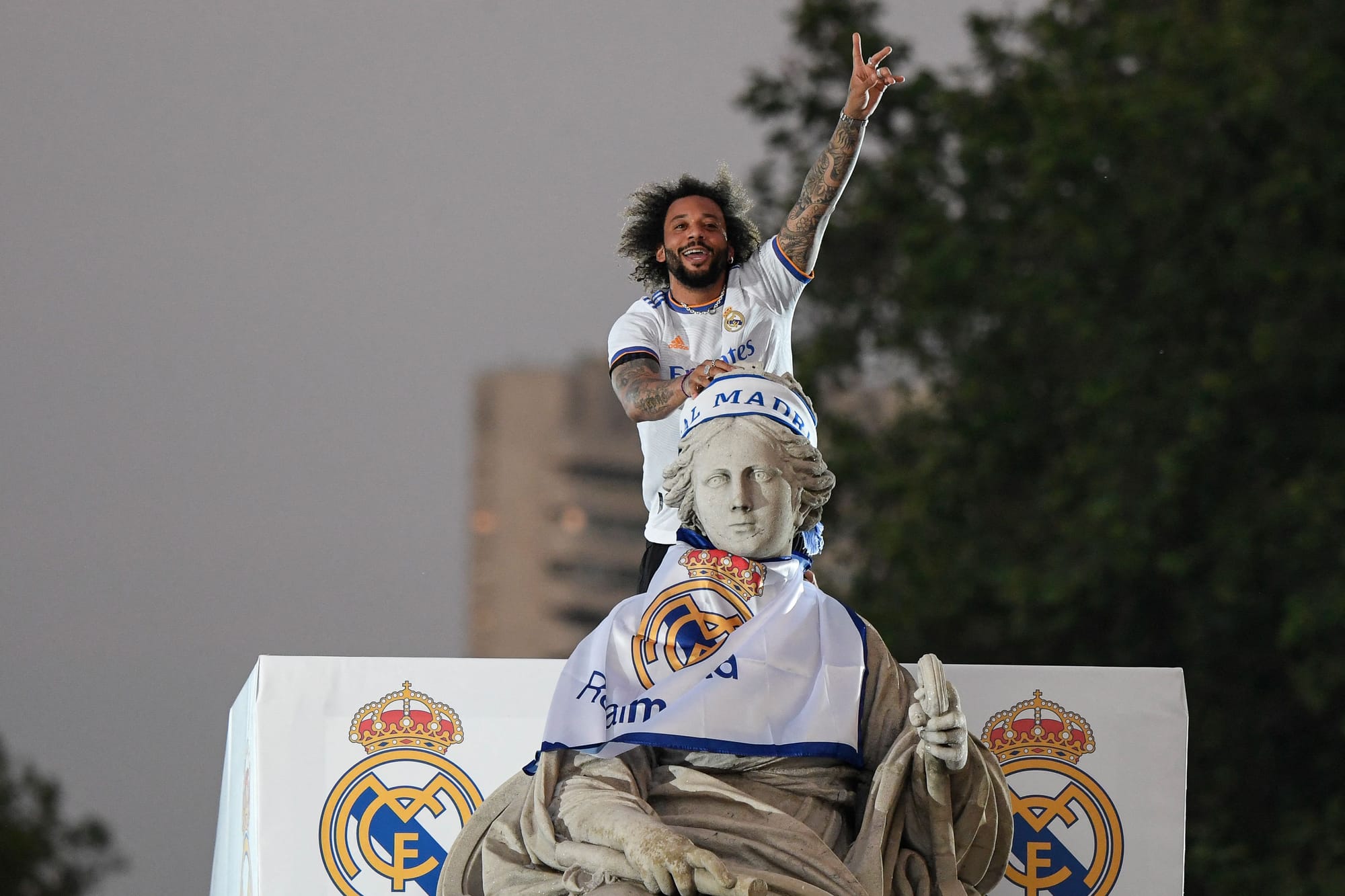 伯利财团深 伯利财团深